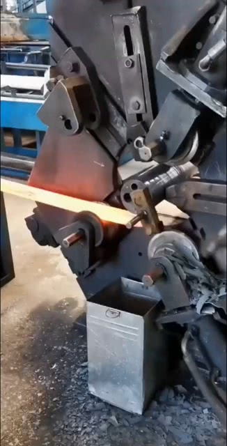 這是我見過最大的彈簧 自動化設備